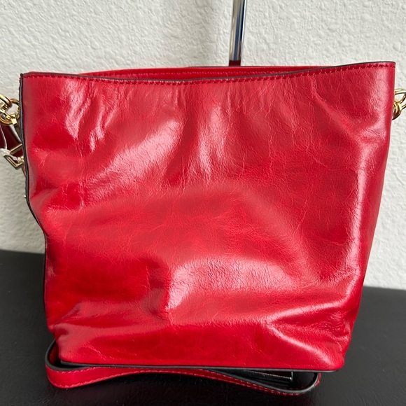 Vince Camuto Leather Bucket Bag with Chain Strap - Ivy - Picture 5 of 8